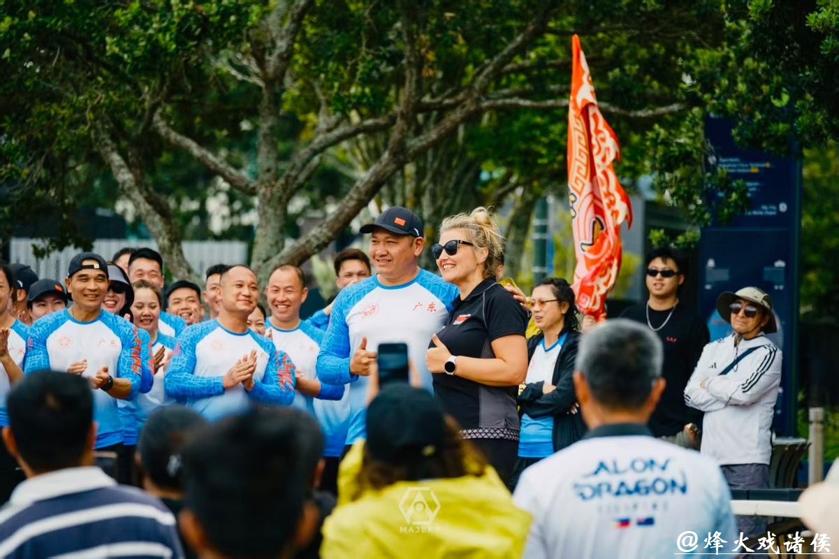 广州猎德龙舟队在奥克兰一举夺冠 广州猎德龙舟队在奥克兰一举夺冠