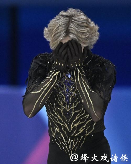 花样滑冰:萨多洛夫爆冷夺得男单金牌 马里宁仅列第八 花样滑冰:萨多洛夫爆冷夺得男单金牌 马里宁仅列第八